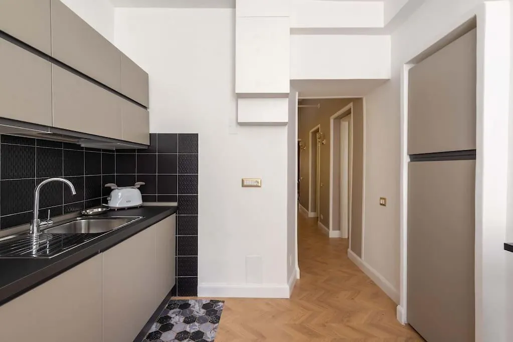 Colosseum 10Steps Away, Marco Aurelio Luxury House Apartment Rome 0*,  Italy