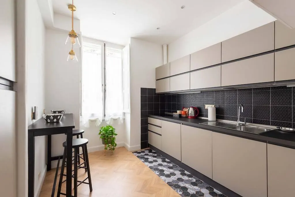 Colosseum 10Steps Away, Marco Aurelio Luxury House Apartment Rome